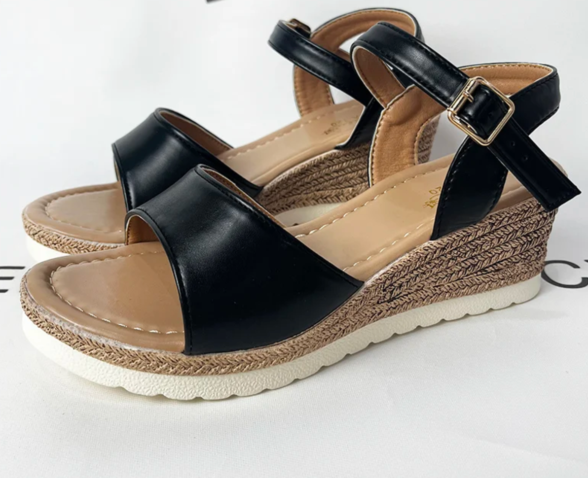 ElegantBuckle™ | Sandalo estivo da Donna